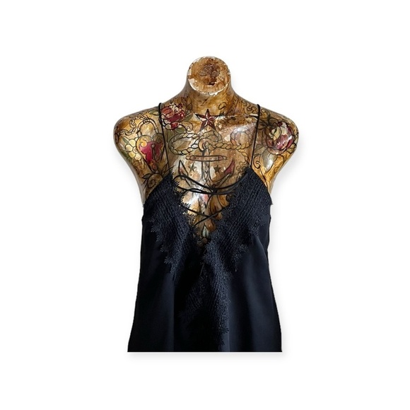 Wayf top cami black sleeveless large spaghetti straps - Picture 2 of 8